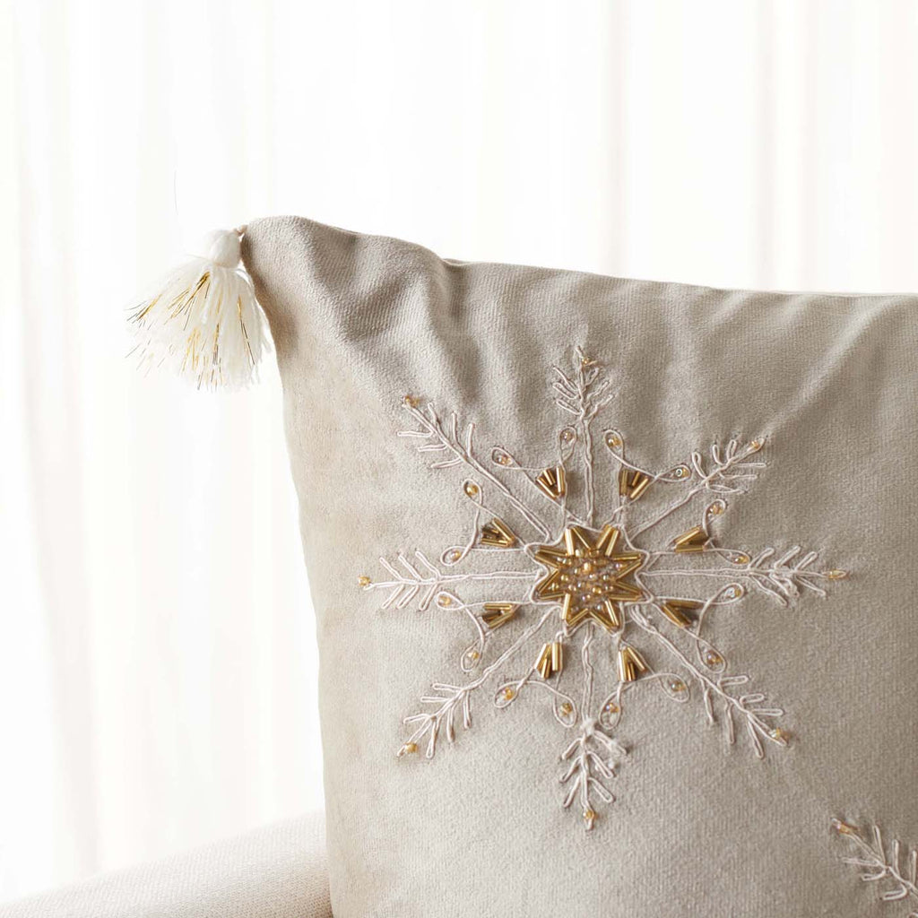 Safavieh Simone Snowflake Pillow , HOL4003
