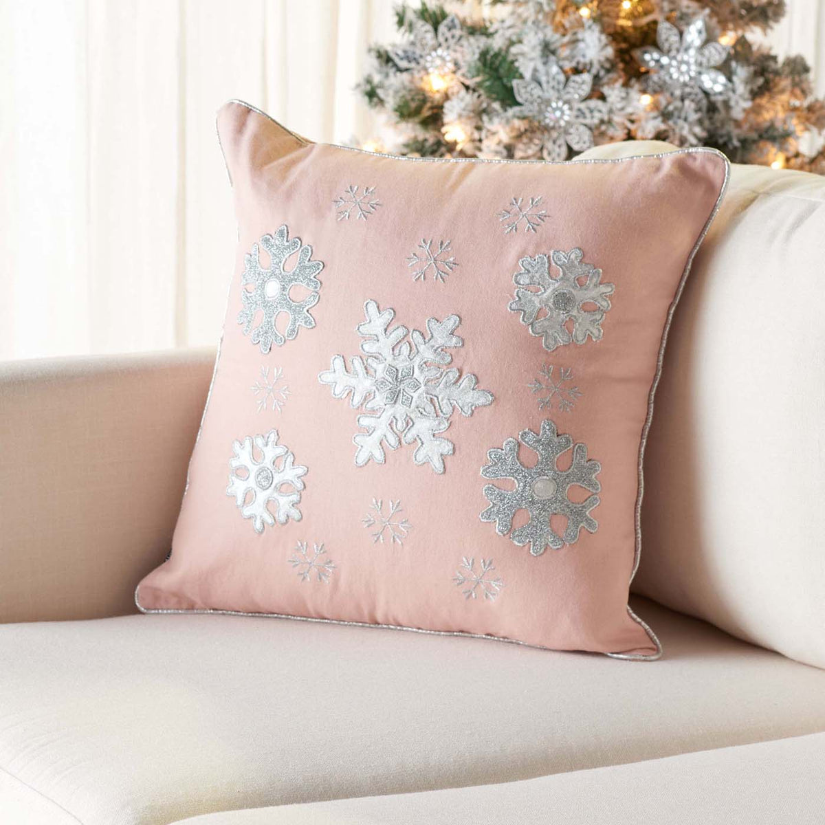 Safavieh Sunderland Snowflake Pillow , HOL4010