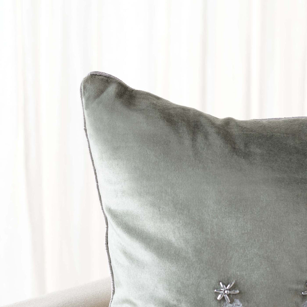Safavieh Winter Tree Pillow , HOL4012