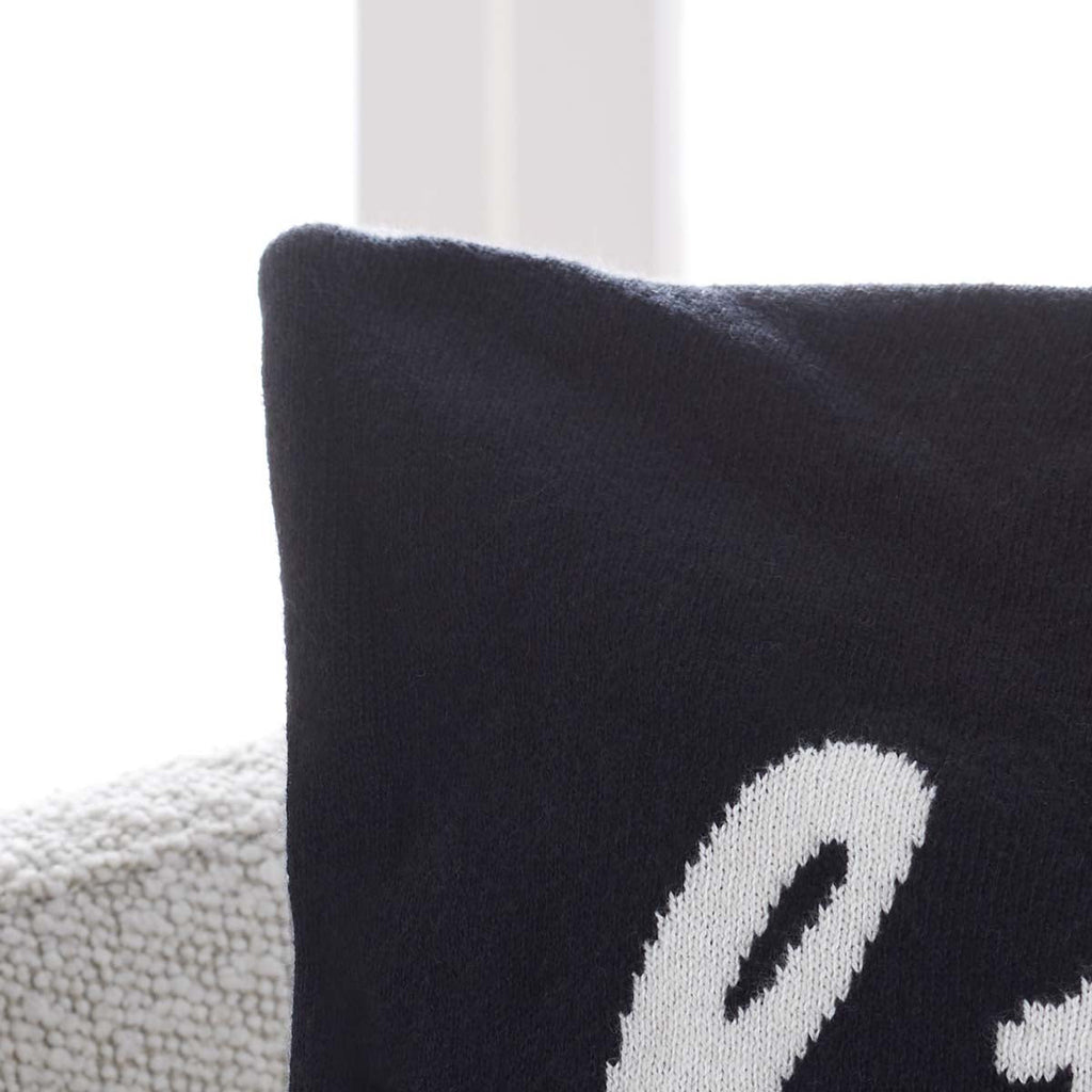Safavieh Wicked Pillow , HOL3209