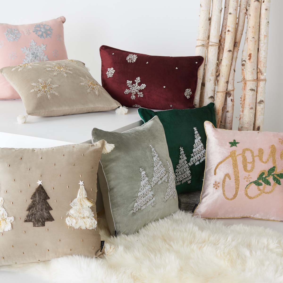 Safavieh Simone Snowflake Pillow , HOL4003